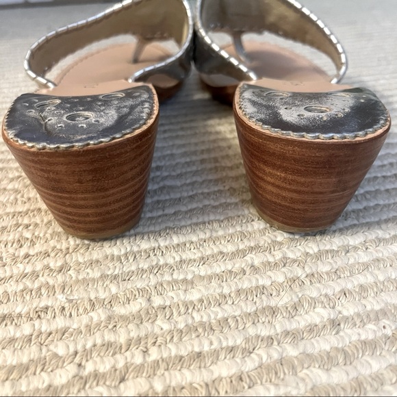 Jack Rogers Mid Wedge Thong Sandals in Silver sz 7 - Picture 2 of 3